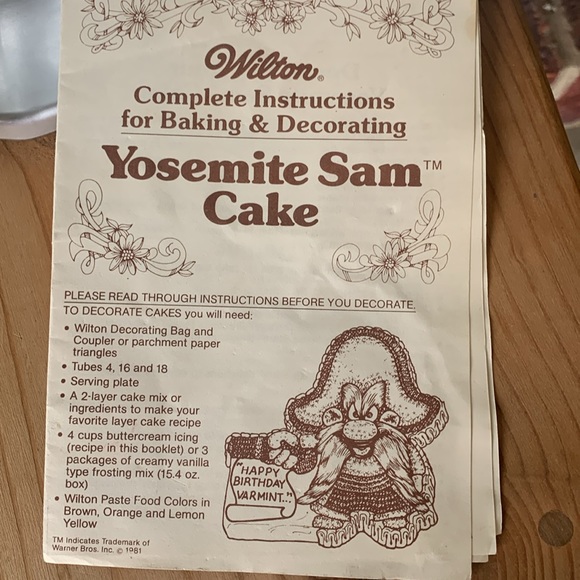 Yosemite Sam Cake Pan - Picture 2 of 2